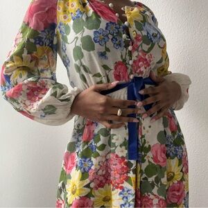 Vintage 1970s folk dress. Coquette. Cottage core. Wildflower vibes.